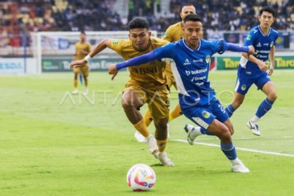 Sure! Here are some alternative titles for "Jadwal Lengkap PSIM Yogyakarta di Super League Musim 2025/2026":

1. "Rincian Pertandingan PSIM Yogyakarta di Super League 2025/2026"
2. "Kalendar Komplet PSIM Yogyakarta untuk Super League Musim 2025/2026"
3. "Jadwal Pertandingan PSIM Yogyakarta di Liga Super 2025/2026"
4. "Daftar Lengkap Pertandingan PSIM Yogyakarta: Super League 2025/2026"
5. "Agenda PSIM Yogyakarta dalam Super League Musim 2025/2026"

Feel free to choose any of these or modify them further!